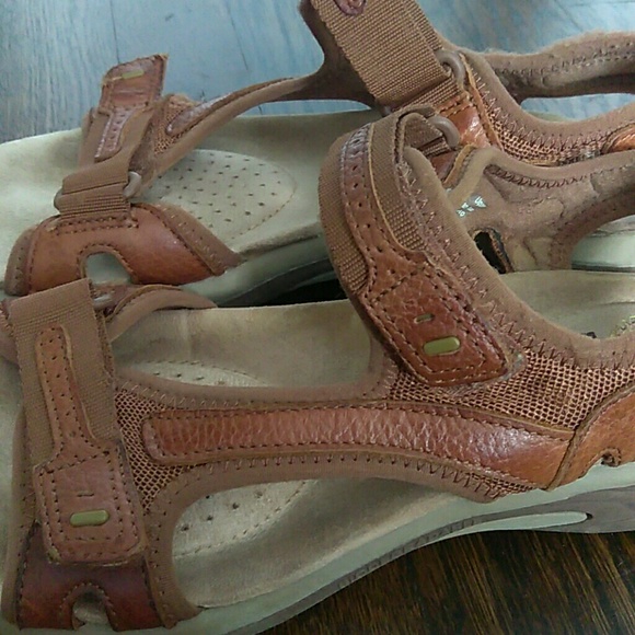 Earth Spirit black suede sandals size 7 Like new | Black suede, Suede sandals, Keep shoes